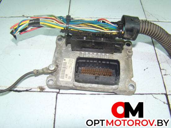 Блок управления двигателем  Opel Corsa D 55557934 #2