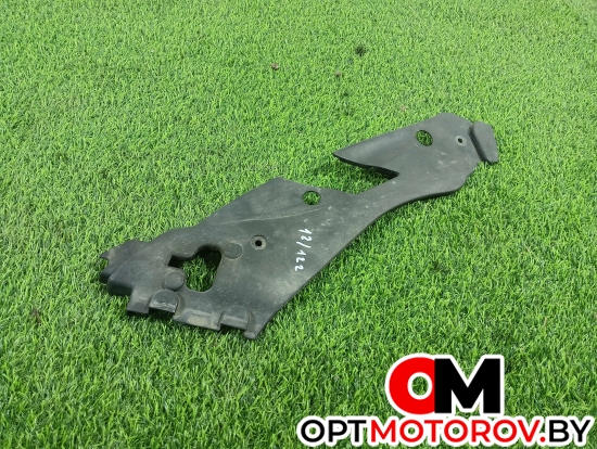 Накладка (ресничка) фары  Mercedes-Benz C-Класс W204/S204 2010 A2048261424 #1