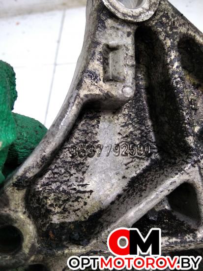 Кронштейн полуоси  Citroen Berlingo 1 поколение (M49) 2002 9637792580 #4