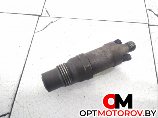 Форсунка топливная  Volkswagen Passat B3 1993 028130201B #1