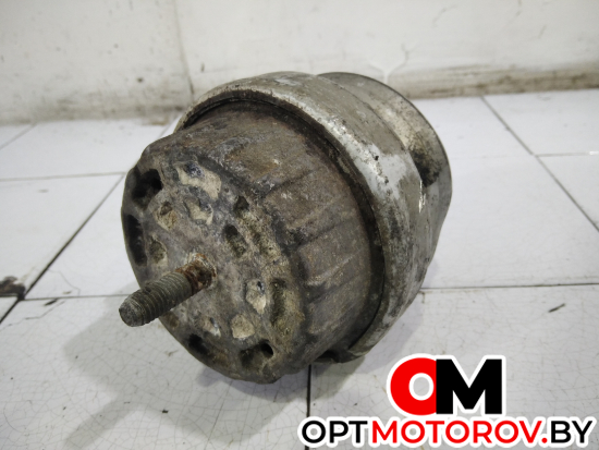 Подушка крепления двигателя  Audi A6 4F/C6 2006 4F0199382 #3