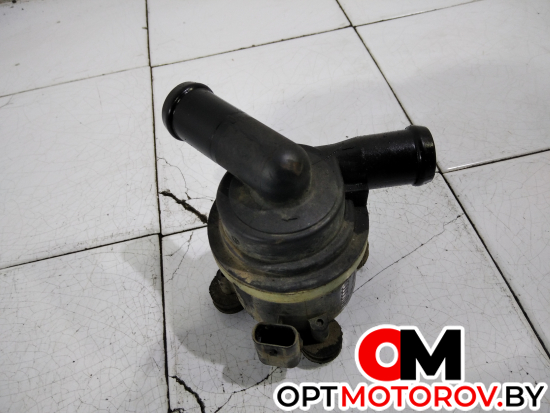 Насос антифриза дополнительный  Volkswagen Passat B6 2009 03L965561A #1