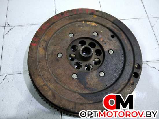 Маховик  Audi A4 B6 2004  #1