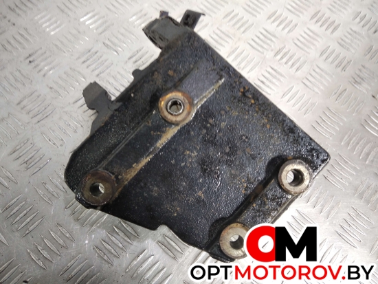 Кронштейн полуоси  Opel Movano 1 поколение (A) 2001 8200027177 #4