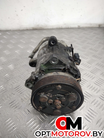 Компрессор кондиционера  Volkswagen Sharan 1 поколение [рестайлинг] 2003 7M3820803 #1