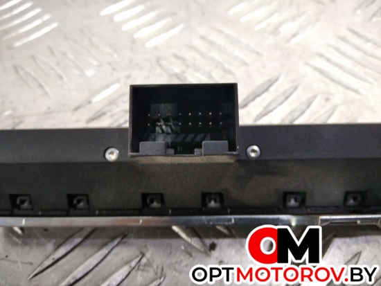 Кнопка аварийной сигнализации  Audi A8 D3/4E [рестайлинг] 2006 4E1927137EM #3