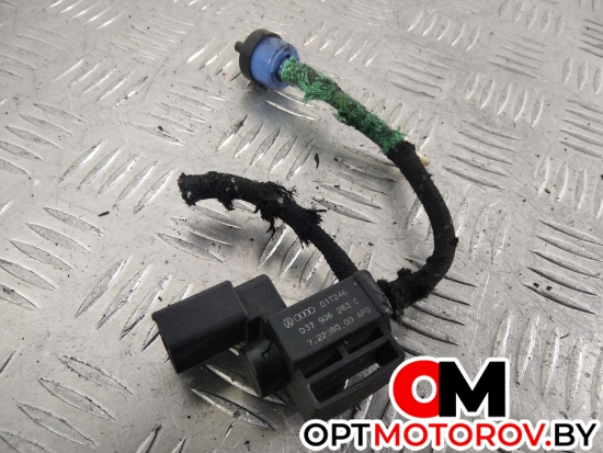 Подушка крепления двигателя  Audi A6 4B/C5 [рестайлинг] 2001 037906283C #1