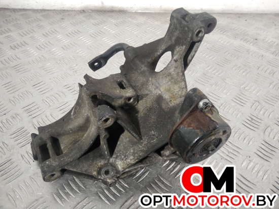 Натяжитель ремня генератора  Volkswagen Passat B4 1996  #4